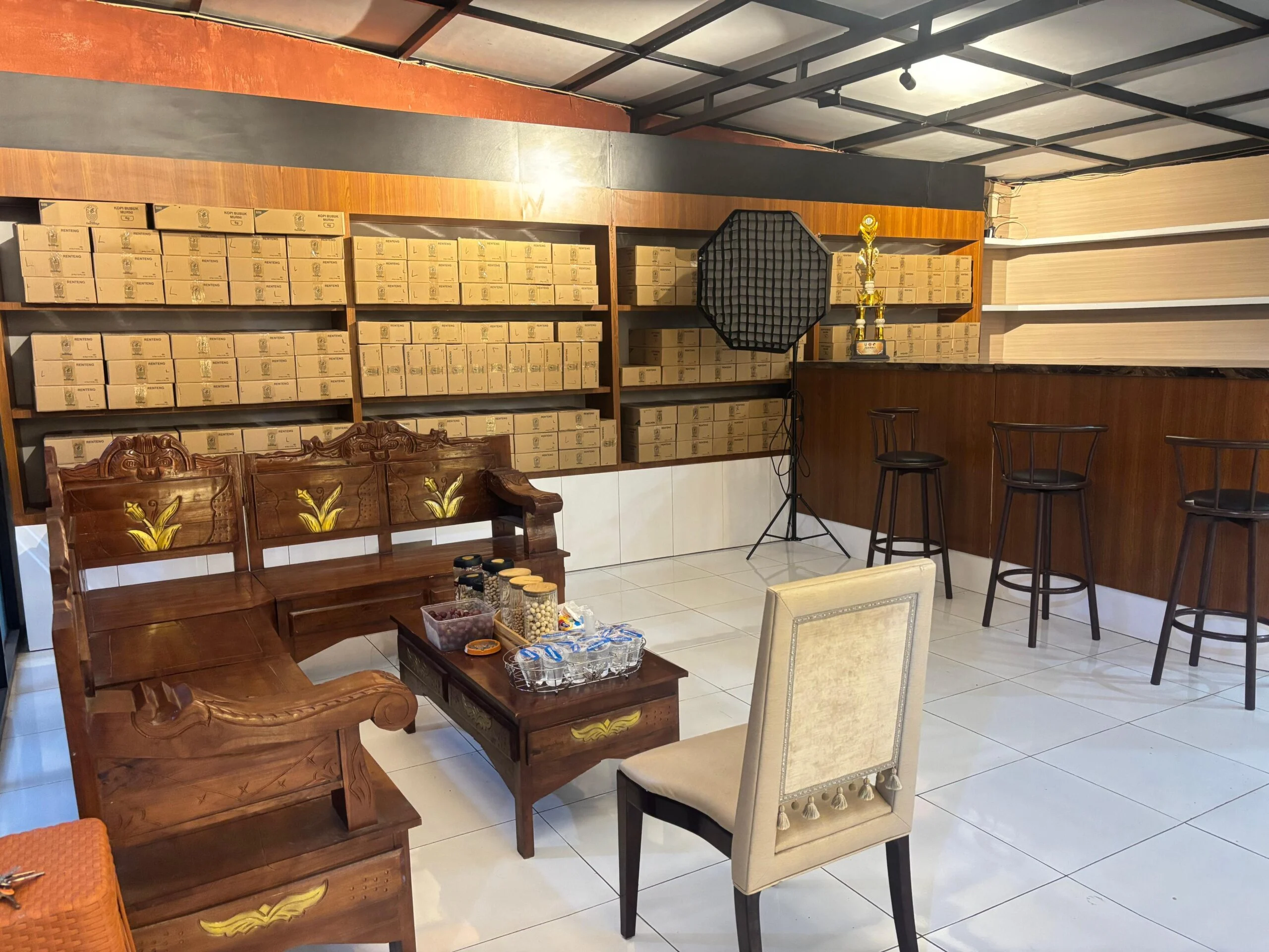 Rumah display dan gudang stok Kopi Sidomulyo siap kirim